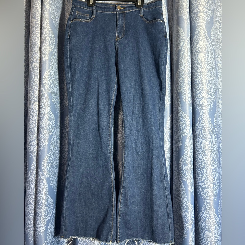 Women’s Curvy Bootcut Jeans Size XL (Fits 12) Dark Wash Stretch Denim